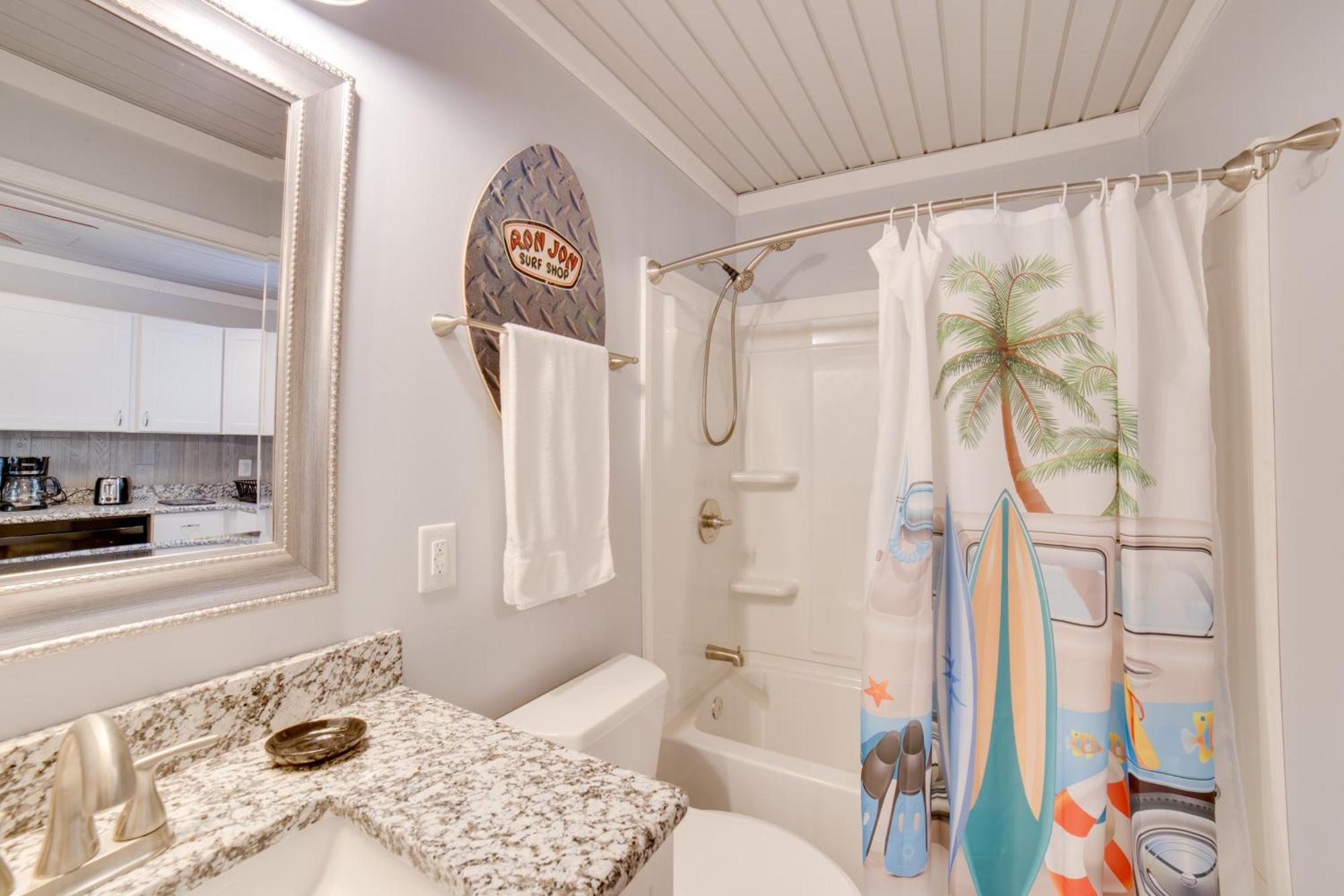 Ocean Isle Beach Studio With Patio - 1 Mi To Pier! 외부 사진
